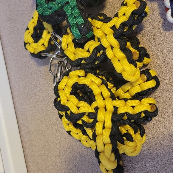 Awareness ribbon paracord keychains - Picture 3 of 10